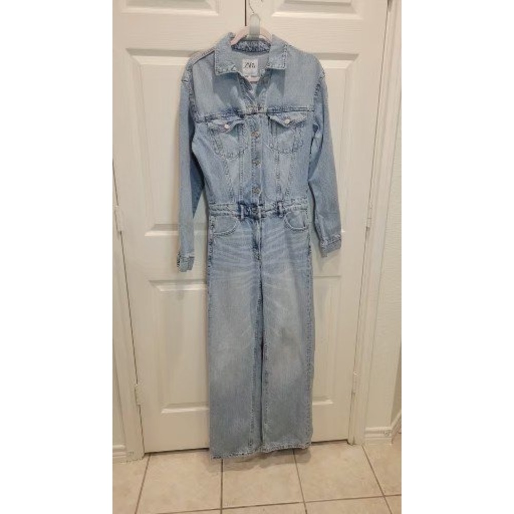 Zara Light Wash Denim Jumpsuit Womens XS Long Sleeve Utility Button Front Belted